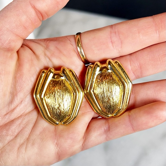 Saint Laurent “YSL” Vintage Gold Large Clip-On Earrings - Picture 6 of 11